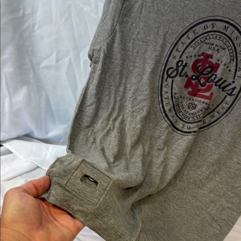 Unique St. Louis Graphic Gray T-Shirt w/ bottle opener inside shirt! Men’s, XL - Picture 9 of 12